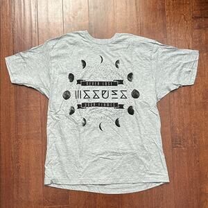Issues Gray Moon Phase Graphic Band Tee, Size Small, NWOT